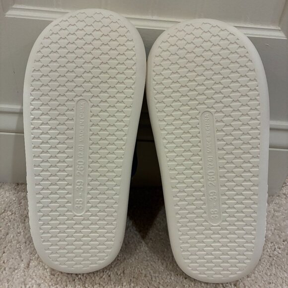 NWOT Cloud Cozy Fashion Slippers Shoes Blue - Picture 4 of 9